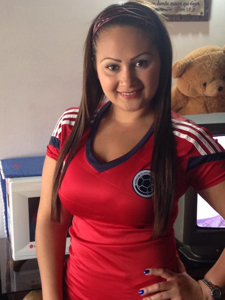 files/kAREN_FIEL_HINCHA_DE_LA_SELECCION_COLOMBIA_COMO.jpg